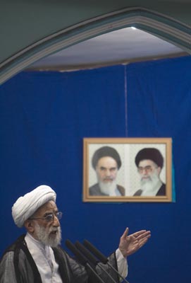 L’ayatollah Ahmad Jannati préside le Conseil des gardiens de l’Iran, qui, cette année, a approuvé le code pénal sévère sur la cybercriminalité. (Morteza Nikoubazl/Reuters)