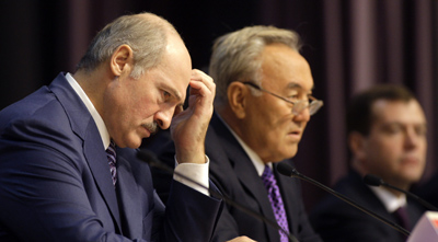 Belarusian President Aleksandr Lukashenko, left, and Kazakhstan President Nursultan Nazarbayev at a November economic conference. (AP/Sergei Grits)
