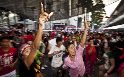 UDD protesters fill the central commercial area of Bangkok. (AP/David Longstreath)