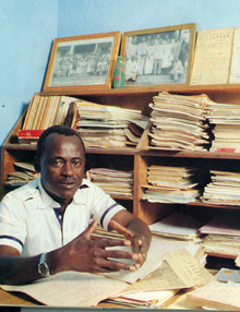 The author in his office in 1992. (L’Essor des Jeunes)