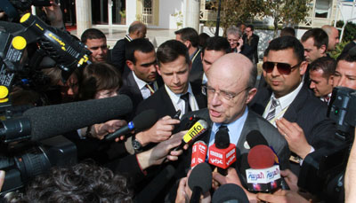 French foreign minister Alain Juppe addresses reporters outside the "Friends of Syria" conference in Tunis. (AP/Amine Landoulsi)