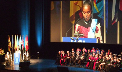 Solange Lusiku Nsimire is honored by the Université catholique de Louvain for her courage as a journalist and women's rights defender. (Anne-Marie Impe)