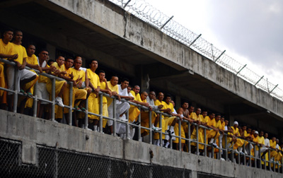 Gang members at a prison in Izalco shortly after a government-brokered truce. (Reuters/Ulises Rodriguez)
