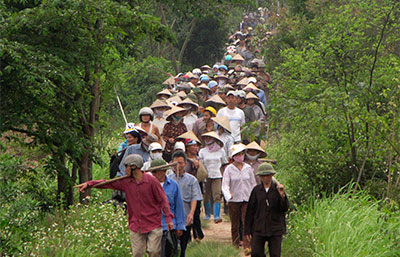 Farmers in Vietnam's northern Hung Yen province protest on April 20 against the seizure of land to construct a luxury resort. (Reuters/Mua Xuan)