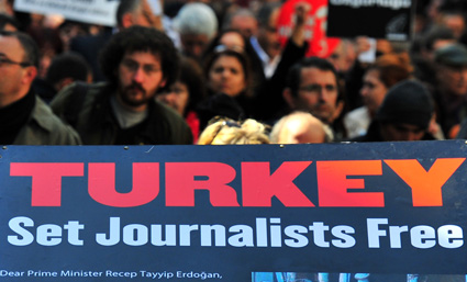 По меньшей мере 49 журналистов остаются в тюрьме в Турции. (AFP)