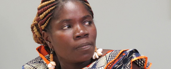Mae Azango a été menacée pour ses reportages sur l'excision au Libéria. (CPJ)