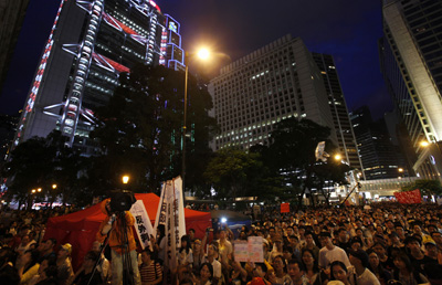 Demonstrators fill Hong Kong's financial district. (Reuters/Bobby Yip)