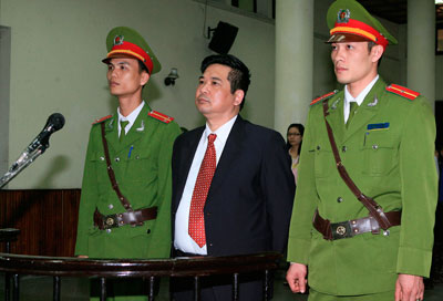 Prominent dissident Cu Huy Ha Vu, shown here in a Hanoi court in 2011, has been released and allowed to leave Vietnam, but most journalists do not have his connections. (Reuters/Thong Nhat/Vietnam News Agency)