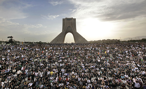 Thousands of protesters gather in Tehran to protest the result of the presidential election in 2009. (AP/Ben Curtis)