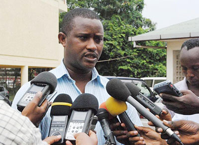Alexandre Niyungeko, of the Burundi Union of Journalists, speaks out about the restrictive press law. (IWACU)