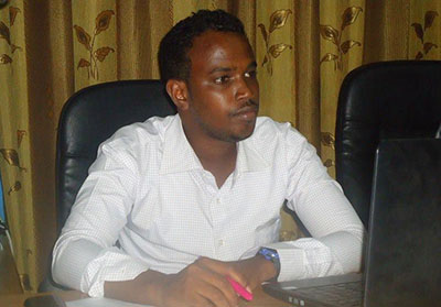 Two gunmen shot Abdirisak Ali Abdi at a restaurant on Tuesday. The Radio Daljir journalist died at a hospital. (HCTV)