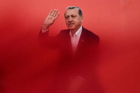 Turkish President Recep Tayyip Erdoğan addresses supporters in Istanbul, August 7, 2016. (AFP/Ozan Kose)