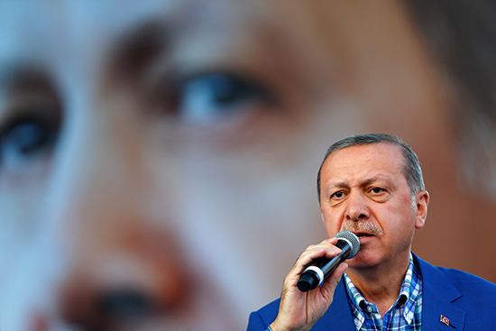 Turkish President Recep Tayyip Erdoğan speaks at a rally in the southern Turkish city Gaziantep, August 28, 2016 (Reuters/Umit Bektas)