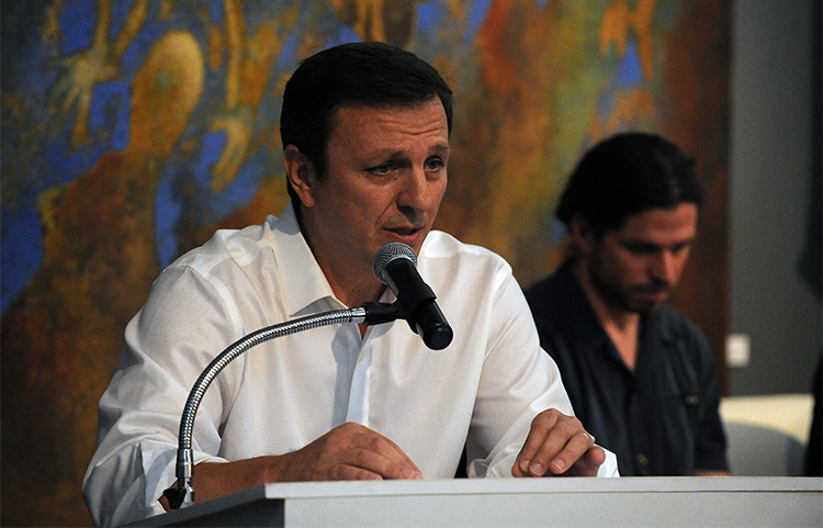 CPJ's Carlos Lauría speaks in Mexico City about his friend and International Press Freedom Awardee Javier Valdez. (AFP/Bernando Montoya)