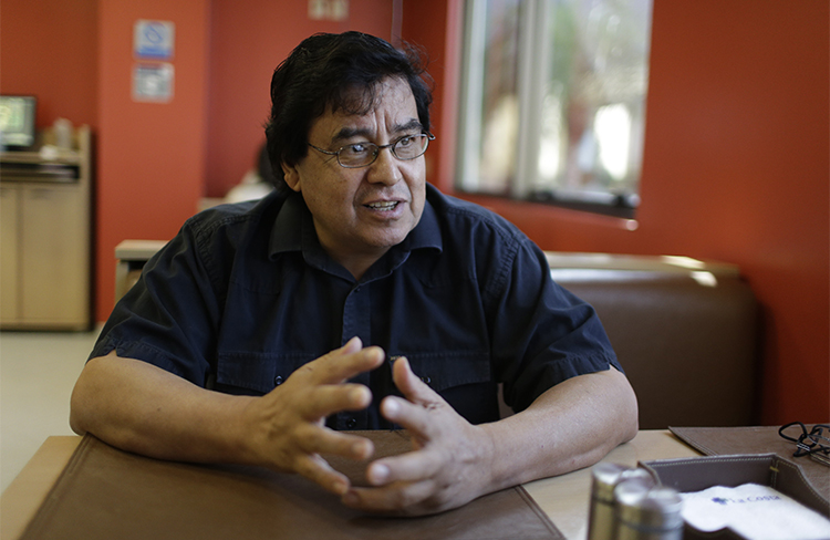 El periodista paraguayo Cándido Figueredo Ruiz, fotografiado en septiembre de 2015. Un juez firmó una orden que le otorgaba la libertad a un presunto narcotraficante que anteriormente había amenazado con asesinar a Figueredo. (AP/Jorge Saenz)