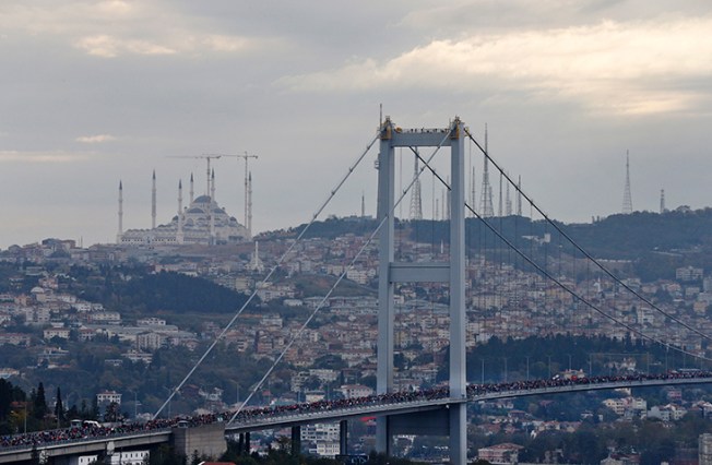A view of the "July 15th Martyrs' Bridge", formerly known as Bosporus Bridge, in Istanbul during a marathon on November 12, 2017. (AP/Lefteris Pitarakis)