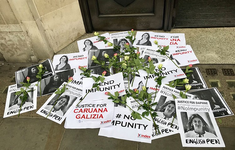 A vigil for Daphne Caruana Galizia, outside Malta House in London, calls for justice in the case of the murdered investigative journalist. (Reporters Without Borders)