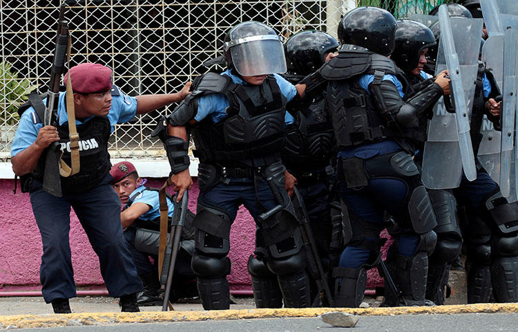 Um memorial em Manágua, na Nicarágua, para manifestantes mortos durante os protestos contra o plano do governo de reformar as aposentadorias. Pelo menos um jornalista foi morto enquanto cobria as manifestações, segundo as notícias. (Reuters / Jorge Cabrera)