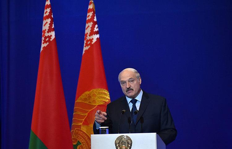 Belarusian President Alexander Lukashenko gives a speech in Minsk on May 24, 2018. CPJ called on the Belarusian parliament to reject proposed laws that could further censor the media in the country. (AFP/Sergei Gapon)