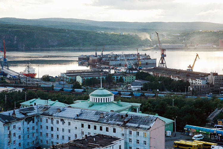 The Russian Arctic Circle port city of Murmansk on August 2, 2017. The Russian Supreme Court on May 25, 2018, upheld a travel ban on a Norwegian journalist. (Maxim Zmeyev/AFP)