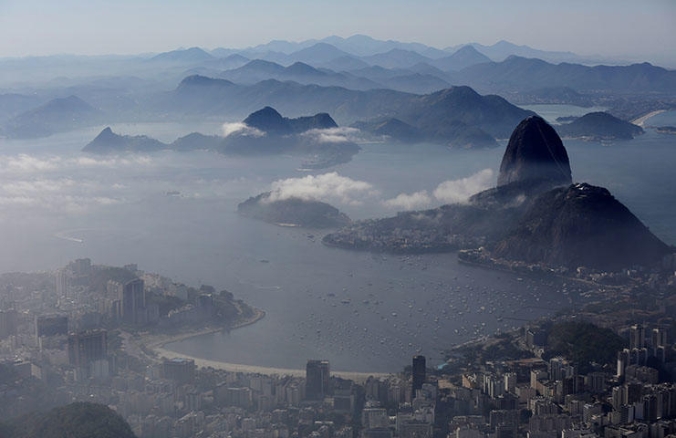 Uma vista do Pão de Açúcar no Rio de Janeiro, Brasil, em junho de 2018. Escritórios de uma agência de notícias foram atingidos a tiros no sul do estado de Santa Catarina em 12 de julho. (Reuters / Bruno Kelly)