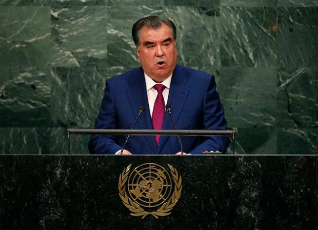 Tajik President Emomali Rahmon addresses the UN General Assembly in September 2015. A Tajik court sentenced independent journalist Khayrullo Mirsaidov to 12 years in prison, according to reports. He was arrested in December 2017 after publishing an open letter to Rahmon and others asking them to crackdown on corrupt local authorities, reports stated. (Reuters/Mike Segar)
