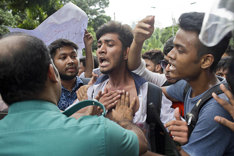 Cpj Safety Advisory Covering Protests In Bangladesh Committee To