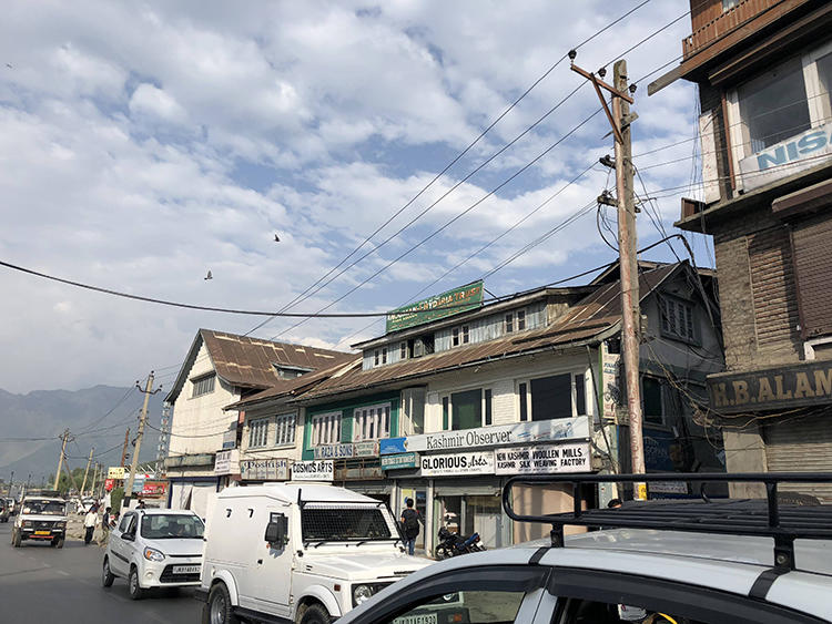 A street in Srinagar, the largest city in Indian-controlled Jammu and Kashmir. (Aliya Iftikhar/CPJ)