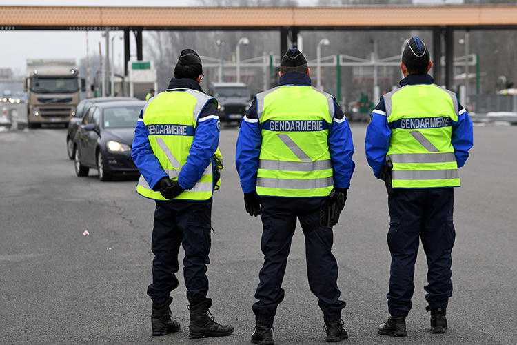 Police officers seen in Grenoble, southwestern France, on January 24, 2017. In late January 2019, an anarchist group attacked regional French public radio station France Bleu Isère and a transmitter for the broadcast company TDF. (Jean-Pierre Clatot/AFP)