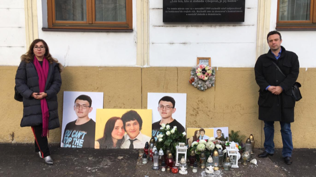 CPJ Europe and Central Asia Program Coordinator Gulnoza Said and CPJ EU Representative Tom Gibson visit Ján Kuciak's memorial in Bratislava, Slovakia. (CPJ)