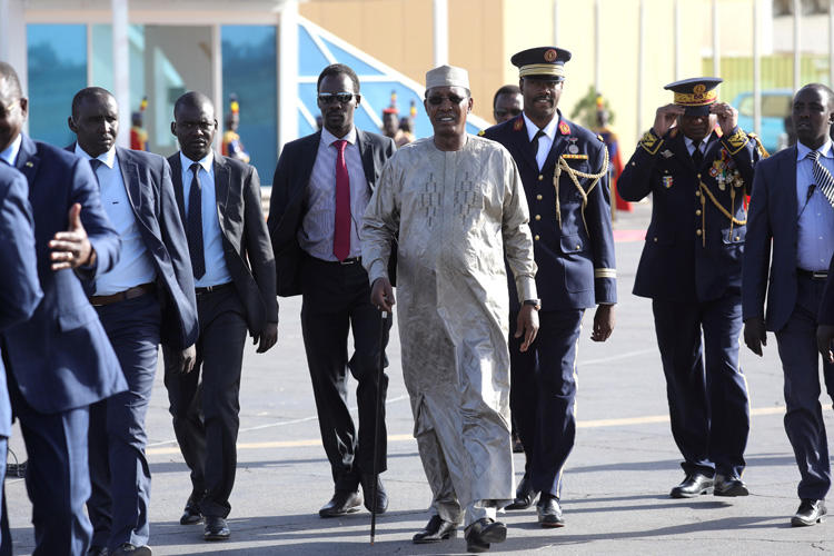 Chad's president, Idriss Deby, arrives at the N'Djamena international airport on December 22, 2018. CPJ joined a call to end a nearly one-year social media block in Chad. (AFP/Ludovic Marin)