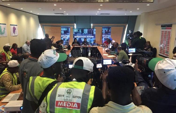 Journalists in Abuja gather on March 9 during Nigeria's gubernatorial and state assembly elections to report on a press briefing at the Civil Society Situation Room, which collected information from thousands of election observers, including on attacks against the press. (Jonathan Rozen/CPJ)