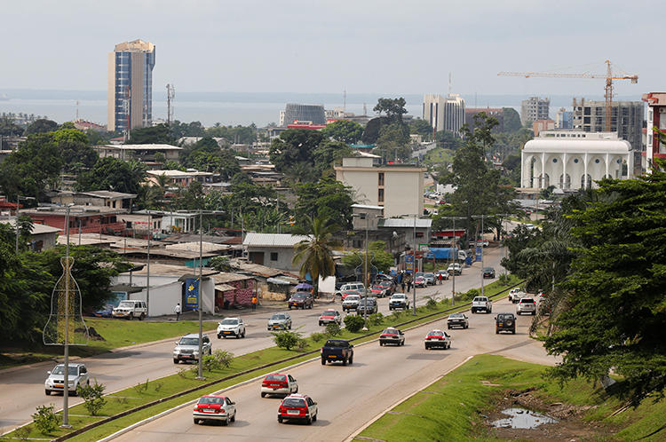 Libreville, Gabon, le 16 janvier 2017. L'organisme de régulation des médias du pays a suspendu deux journaux suite à des plaintes pour diffamation (Reuters/Mike Hutchings)