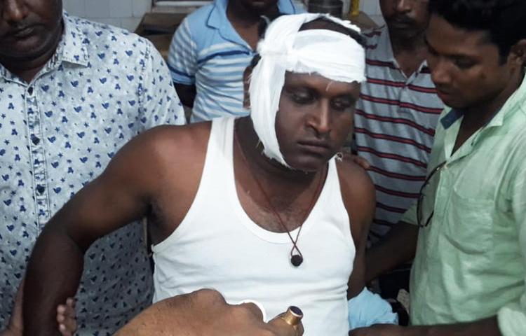 Indian journalist Pratap Patra is seen following the May 30 attack allegedly in response to his coverage of local sand mining. (Image via Samaja Newspaper, used with permission)