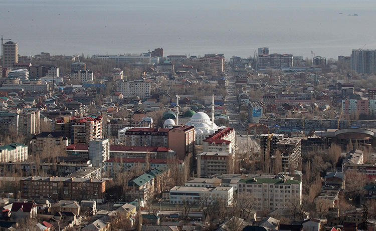 An aerial view of the Dagestan capital of Makhachkala on March 24, 2012. Chernovik editor Abdulmumin Gadzhiev was detained in Makhachkala on terrorism charges on June 14, 2019. (Reuters/Grigory Dukor)
