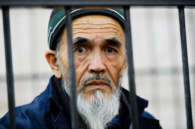 Kyrgyz journalist and rights advocate Azimjon Askarov is seen on January 24, 2017. CPJ recently signed on to a letter to Frederica Mogherini, the European Union's high representative for foreign affairs and security policy, urging for his release. (AP/Vladimir Voronin)