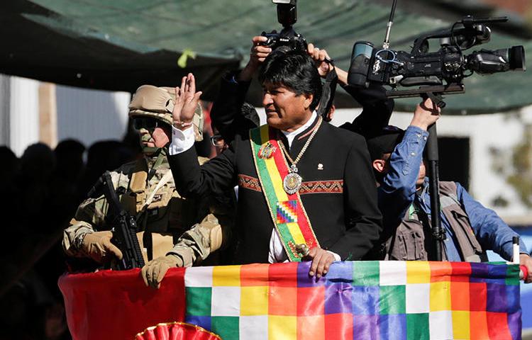 Imagen del presidente de Bolivia, Evo Morales, en La Paz el 7 de agosto de 2019.  El Tribunal Supremo Electoral recientemente restringió la publicación de una encuesta pública que mostraba a Morales en una reñida contienda para la elección del próximo mes. (Reuters/David Mercado)