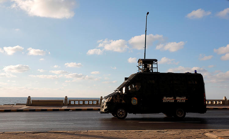 A police van is seen in Alexandria, Egypt, on September 27, 2019. Security forces recently arrested and allegedly tortured journalist Esraa Abdel Fattah. (Reuters/Amr Abdallah Dalsh)