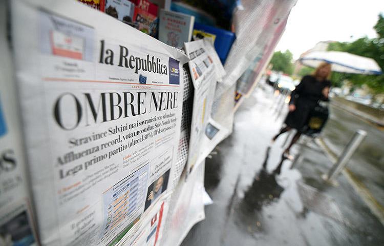 A newsstand in Rome in May 2019. Over 20 journalists in Italy are provided with round-the-clock police protection because of threats from groups including the mafia. (Reuters/Guglielmo Mangiapane