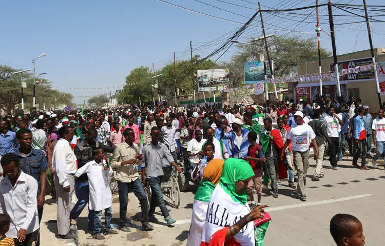 People take part in a parade to mark the 24th self-declared independence day for the breakaway region of Somaliland in the capital Hargeisa on May 18, 2015. On November 18, 2019, Somaliland police shut down a TV station and arrested its editor. (Reuters/Feisal Omar)