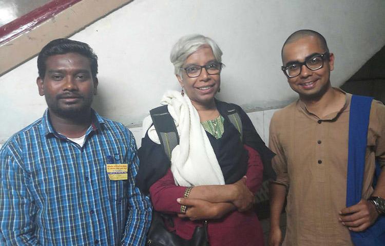 Freelance journalist Santosh Yadav, left, with human rights defender Shalini Gera and CPJ India Correspondent Kunal Majumder, during a convention on journalist safety in Raipur, Chhattisgarh, in February 2019. A court on January 2 acquitted Yadav of several charges, ending a four-year legal battle. (CPJ)