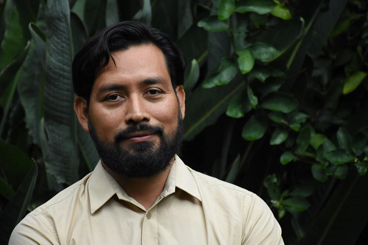 Carlos Choc, un reportero de Prensa Comunitaria, fue obligado de esconderse por acoso judicial y amenazas anónimas a raíz de su cobertura en la región guatemalteca de Izabal. (Nelton Rivera/Prensa Comunitaria)