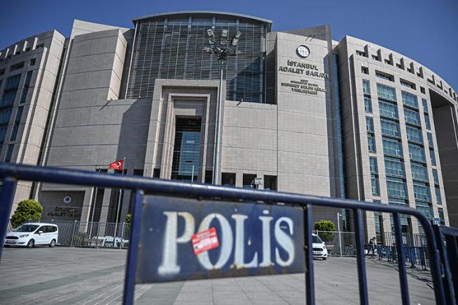 An Istanbul court is seen on September 18, 2019. Turkish authorities recently arrested journalists Barış Terkoğlu and Hülya Kılınç. (AFP/Ozan Kose)