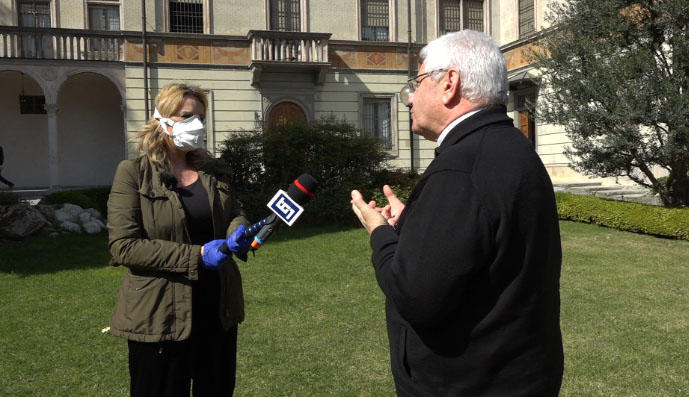 RAI journalist Stefania Battistini reporting on the coronavirus outbreak in Lombardy, northern Italy. (Photo courtesy Stafania Battistini)