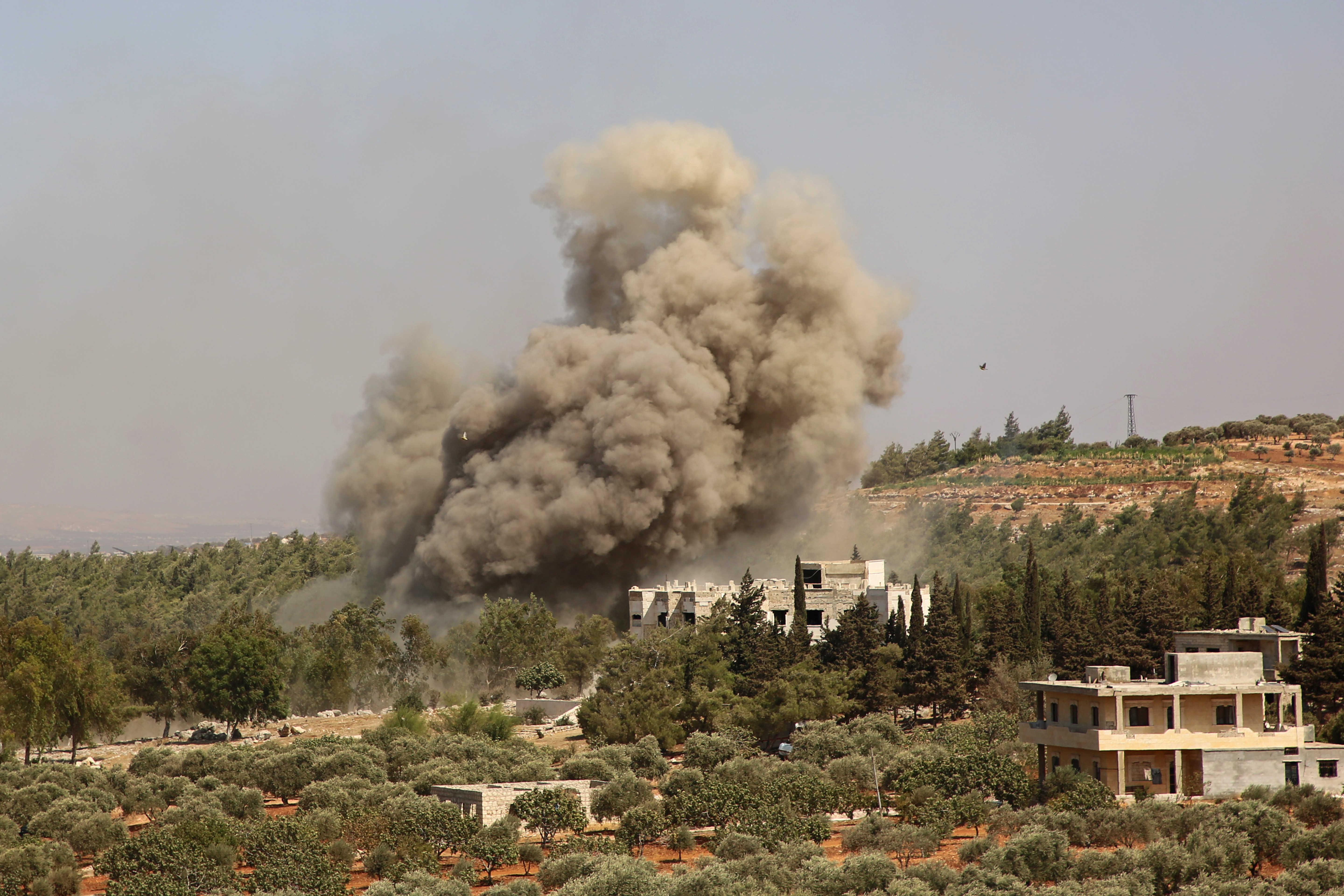 Нападение на сирию. Сирия ВКС авиаудар. Авиаудар Израиля по Сирии. Удары ВКС России в Сирии. ВВС Израиля нанесли удар по Сирии.