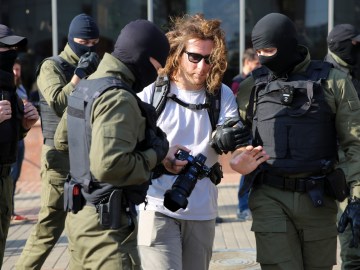 Belarus journalist detained