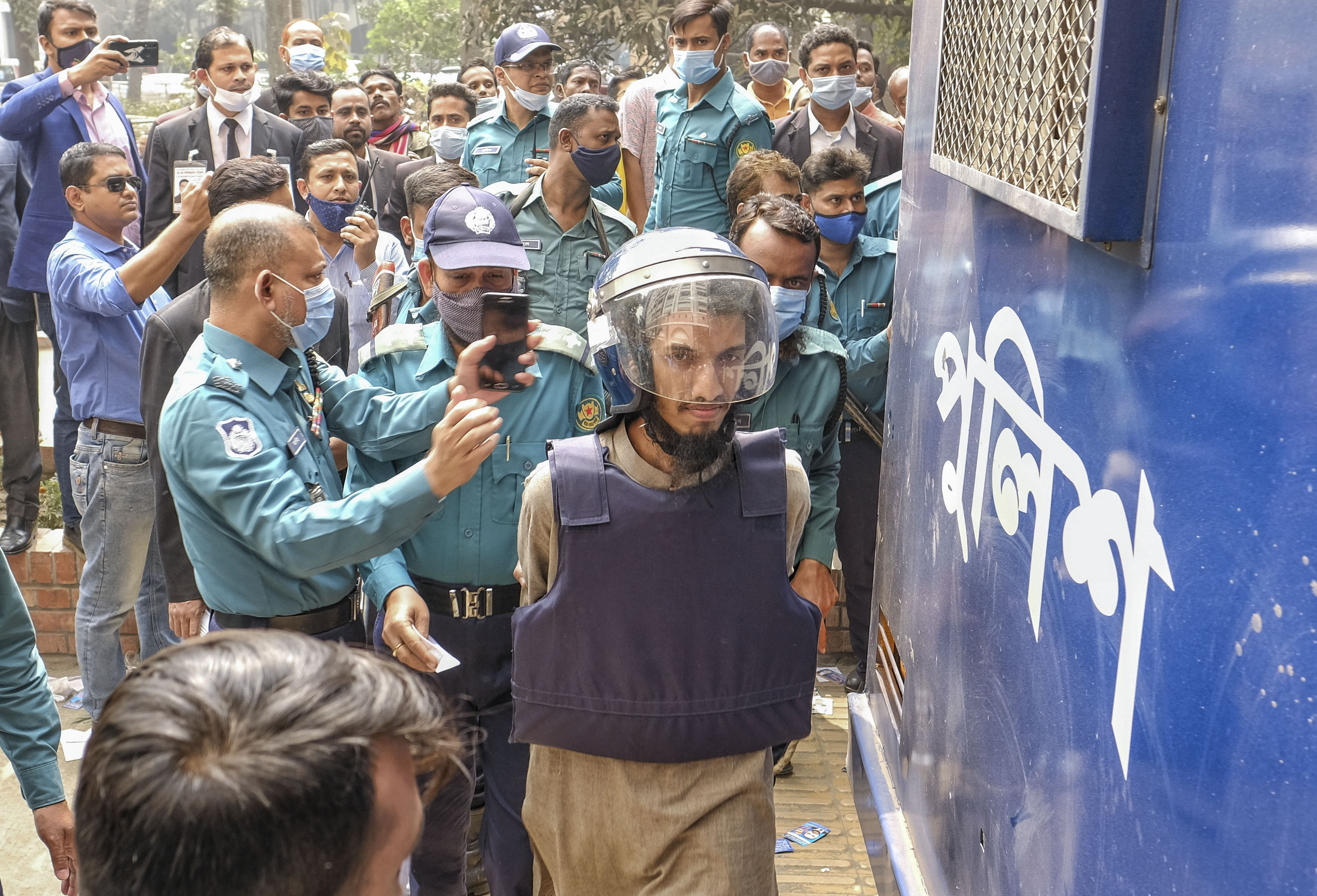 Bangladesh Court Sentences 5 To Death 1 To Life In Prison For Murder Of Blogger Avijit Roy