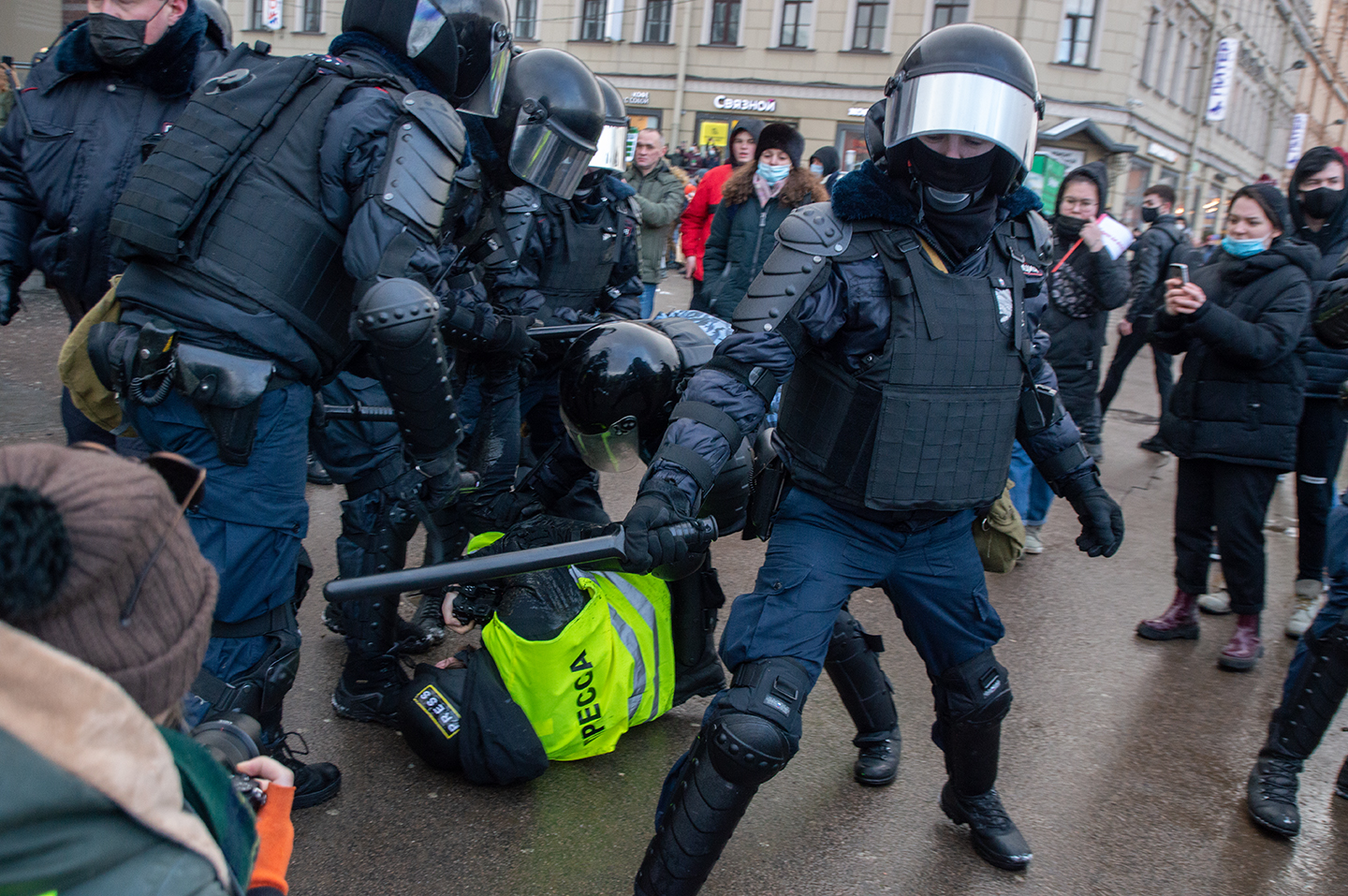 Сми про россию. Протесты в Москве. Журналисты и полиция. Петербург протесты полиция.