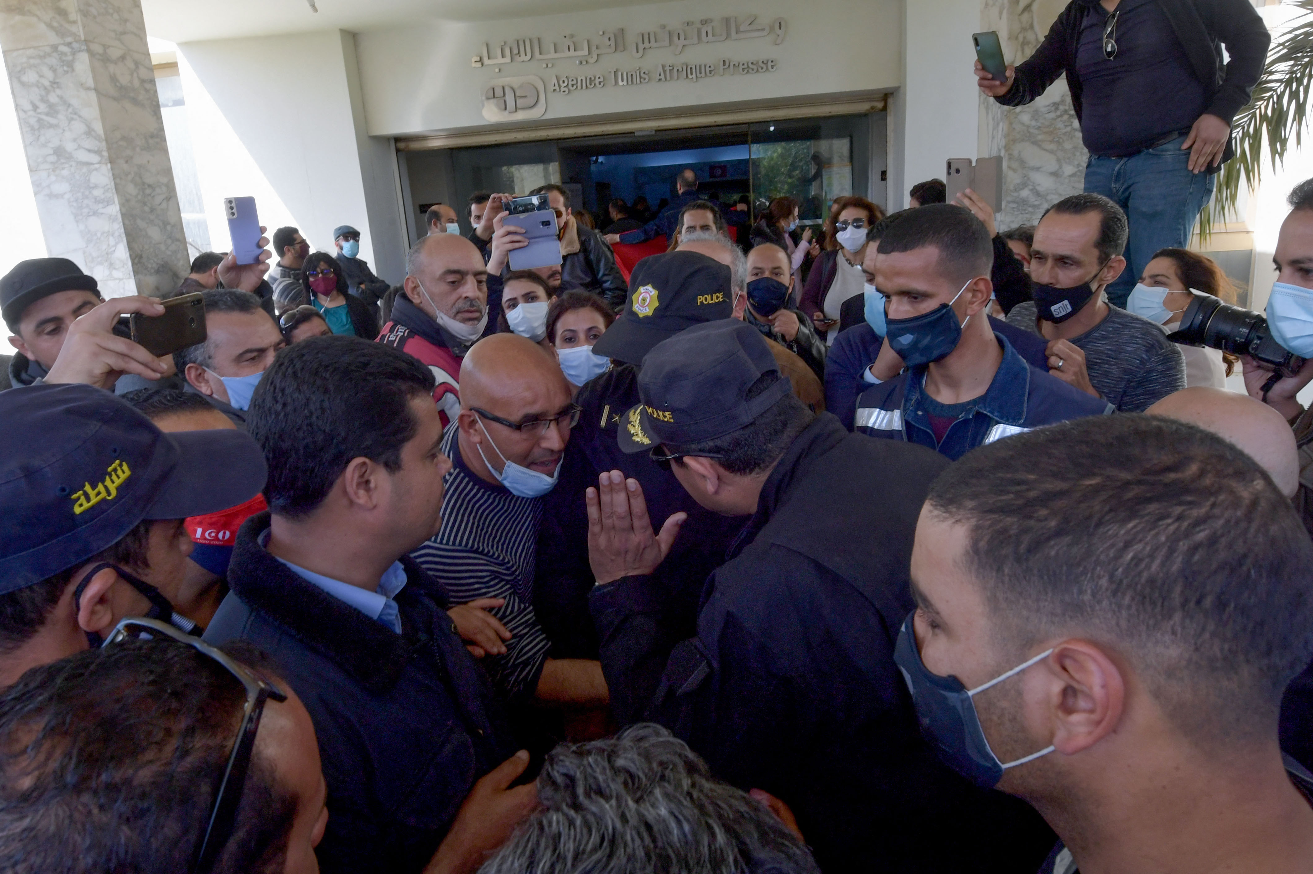 Tunisian Police Raid Tap News Agency To Enforce Appointment Of Pro Government Director Committee To Protect Journalists