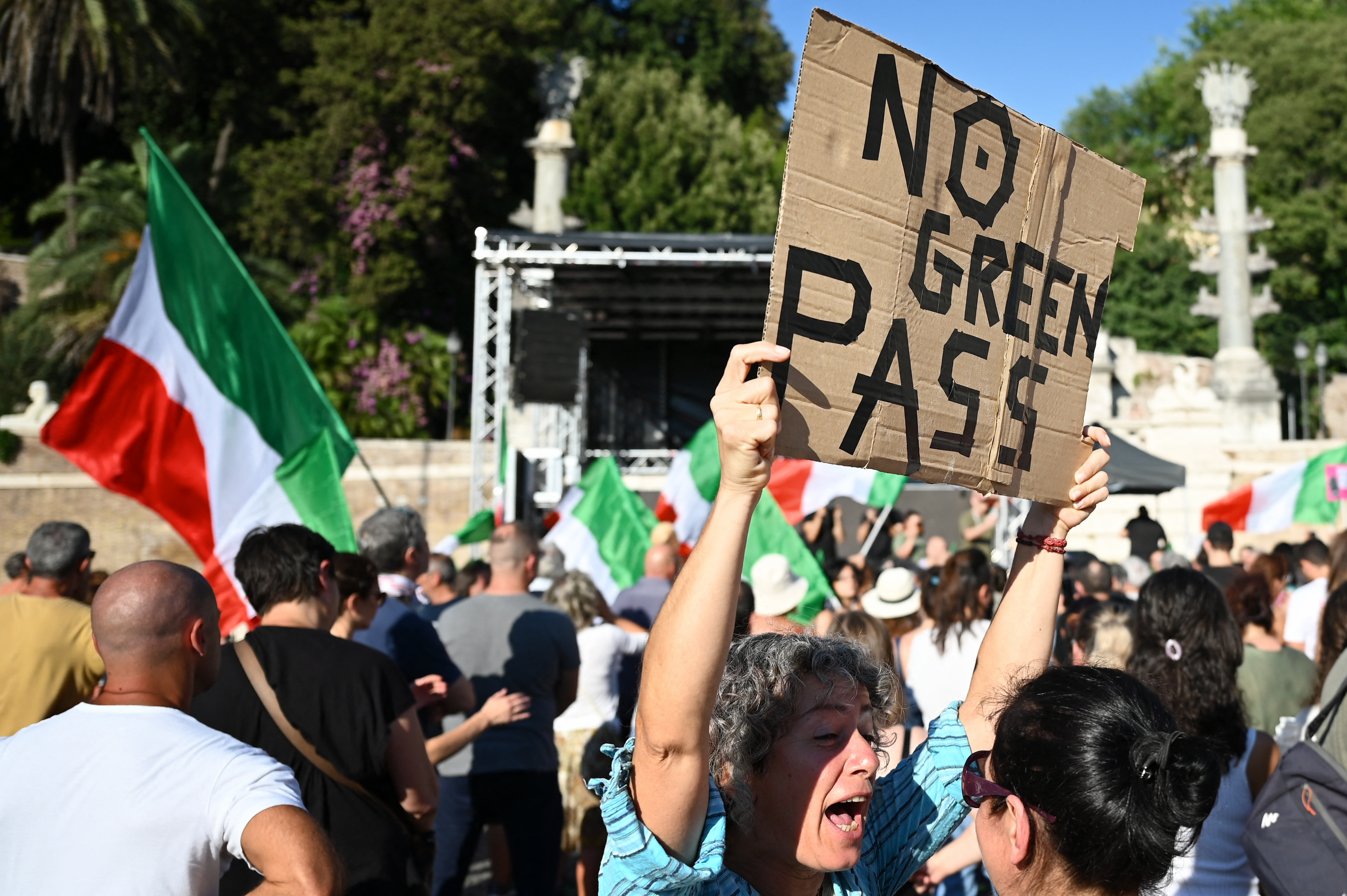 Demonstrators In Italy Attack Two Journalists During COVID-19 Protests ...